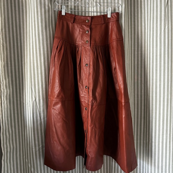 Vintage 70s/80s 100% leather brown maxi button skirt